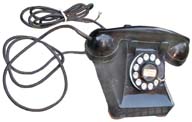 Bell
          System 302 Dial phone qtr view