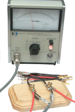 HP 4328A
                Milliohmmeter Kelvin Test Base