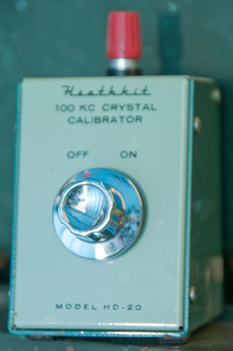 Heathkit
                  HD-20 100 kHz Crystal Calibrator