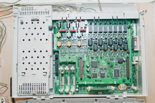 KX-T824 with
                KX-TA82483 3COx8Jack Expansion Card Installed