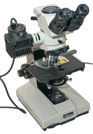 Nikon
                  microscope vertical Epi Illuminator