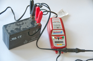 Honda Optimate 3+
          Desulfating Battery Charger, Maintainer, Tester