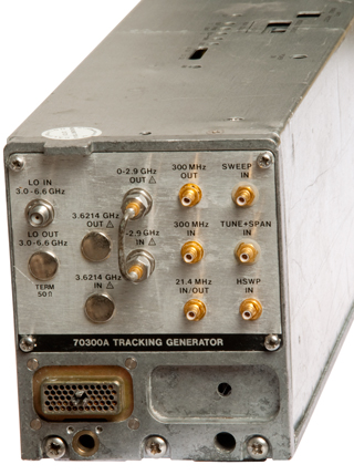 HP 70300A
                  Tracking Generator