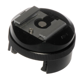 Nikon
                Hot-shoe Adapter