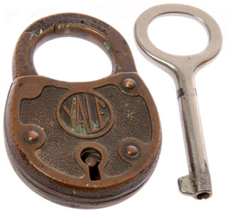 Yale
                      Model: 9425B padlock
